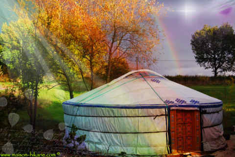 Maison d'hikarie, chambre d'hotes dans une yourte mongole en Dordogne Maison d'hikarie, chambre d'hotes dans une yourte mongole en Dordogne