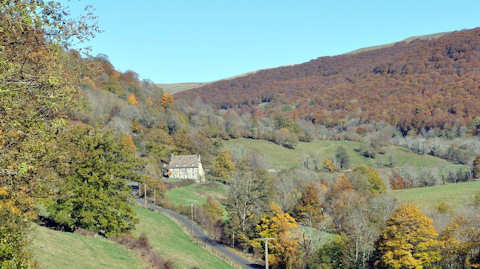 La Roussiere, maison d'hotes à Saint Clement dans le Cantal - Auvergne La Roussiere, maison d'hotes de charme a Saint Clement dans le Cantal Auvergne