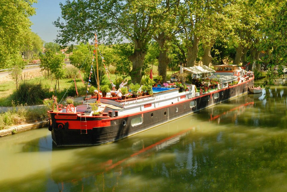 Péniche d'hotes Appart des Anges, Cers (Hérault), canal du Midi Péniche d'hotes Appart des Anges, Cers, canal du Midi