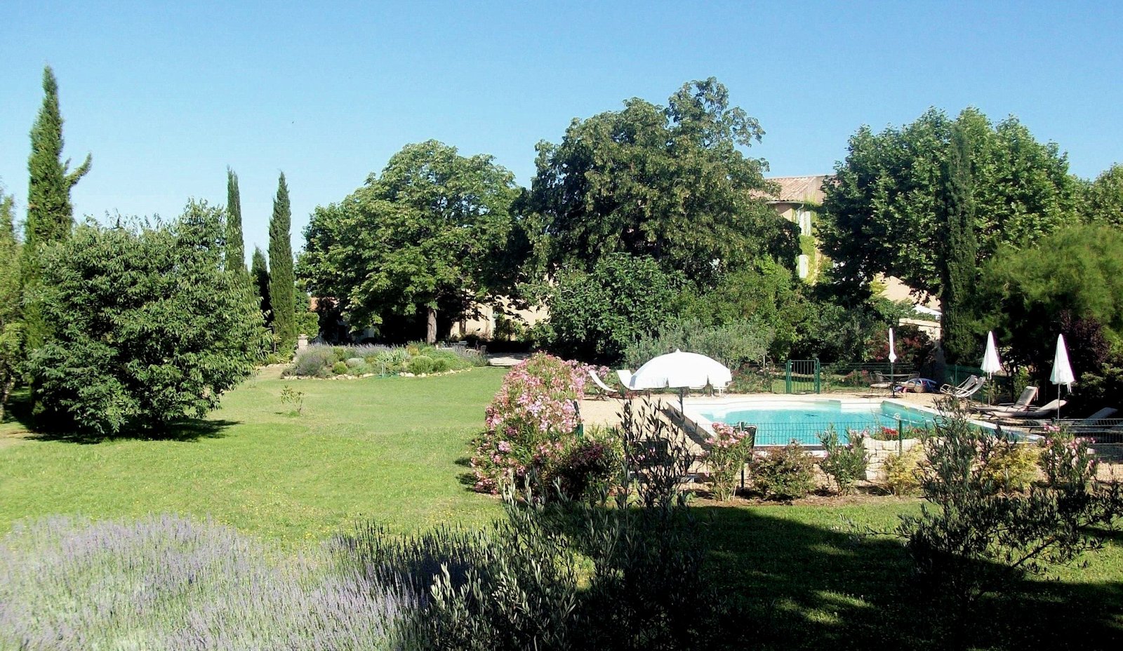 Le Clos des Frères Gris, chambres d'hotes de charme Aix en Provence Le Clos des Frères Gris, chambres d'hotes de charme Aix en Provence