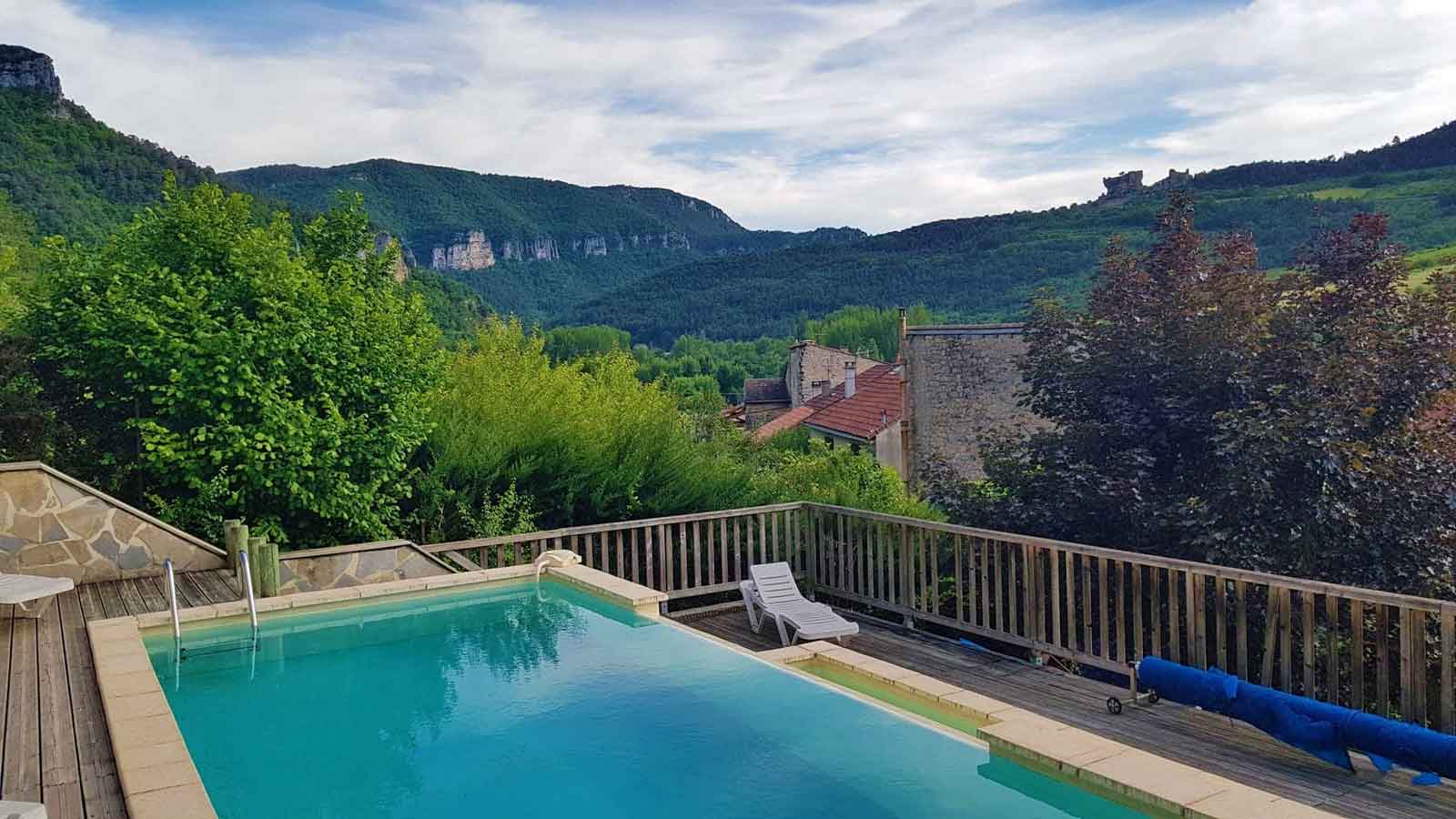 Piscine avec vue panoramique sur les gorges du Tarn - Chambres d'hôtes les Gargouilles (Boyne)